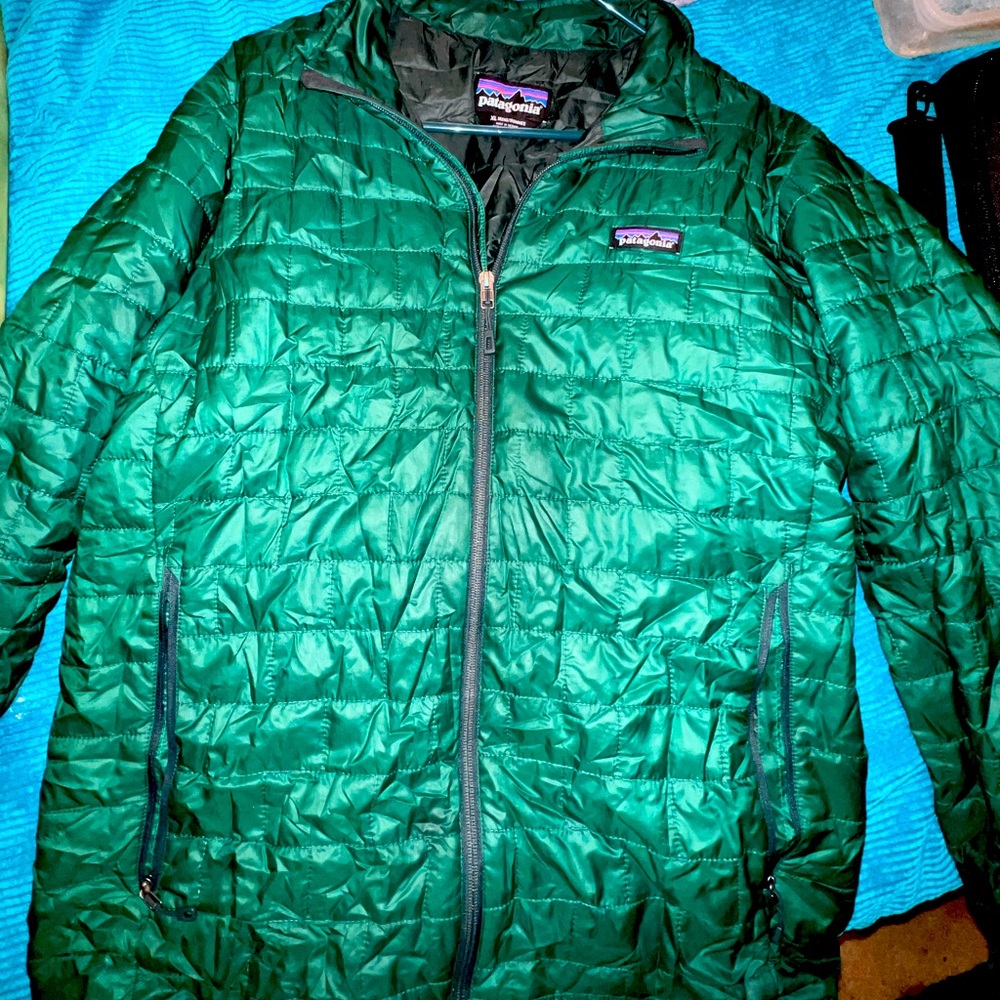 Patagonia Nano Puff XL in Dark Green